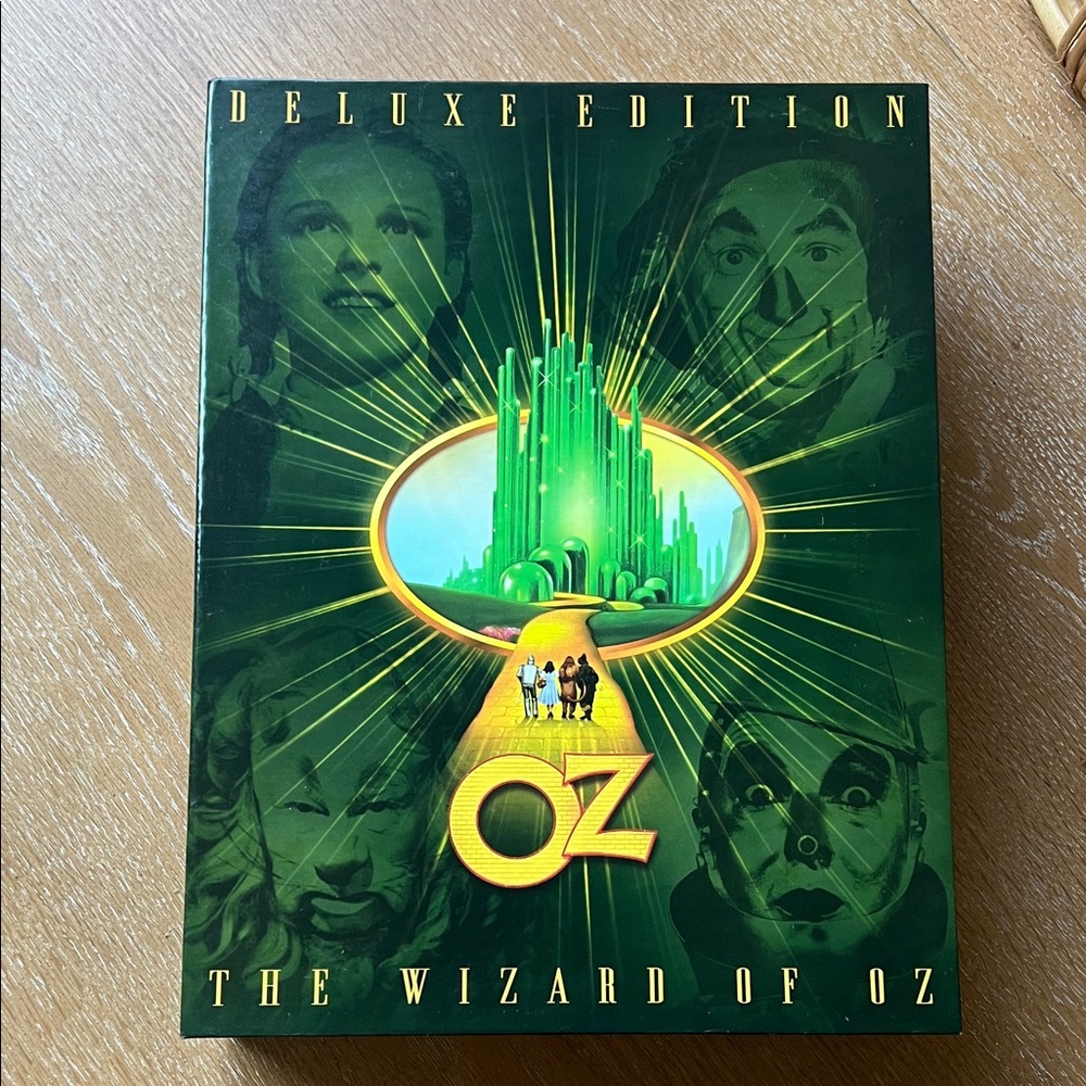 “The Wizard of Oz” Deluxe Edition Box Set w/ Iconic Photo Prints